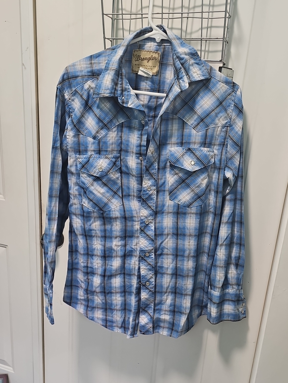 Wrangler Women's Light Blue Plaid Button-Down Western Shirt Size M